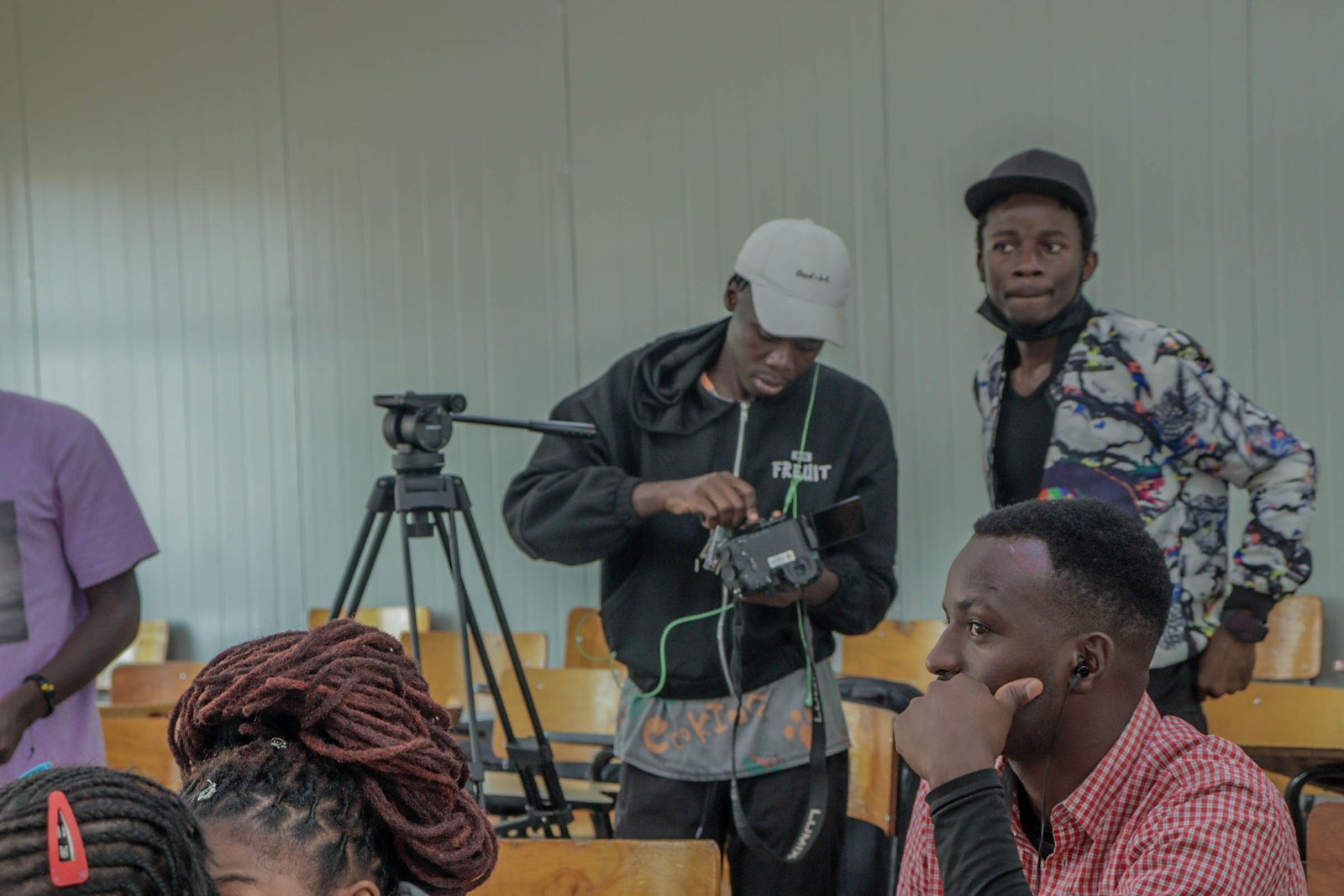 FILM SET-UP AND CREW (14)